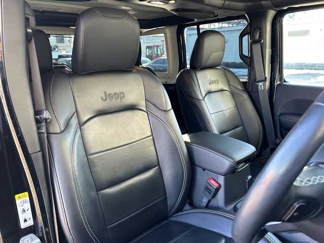 クライスラー・ジープ ジープ ラングラー アンリミテッド サハラ 道東・釧路十勝 2019(平31)年 3.4万km 黒 ワンオーナー/４WD/純正Uconnectナビ/BT/USB/AppleCarPlay/フルセグ/バックカメラ/フロントカメラ/純正ETC2.0/前後ドライブレコーダー/衝突軽減ブレーキ/レーンキーピングアシスト/アダプティブクルーズコントロール/パークディスタンスコントロール/ヒルアシストコントロール/ブラインドスポットインフォメーション/レザーパッケージ/フロントシートヒーティング/ステアリングヒーター/純正18インチAW/純正フロアマット/LEDヘッドライト/取扱説明書/保証書/スペアキー