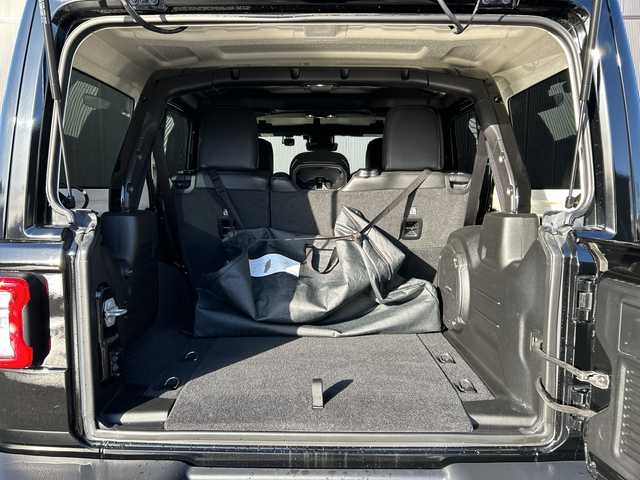 クライスラー・ジープ ジープ ラングラー アンリミテッド サハラ 道東・釧路十勝 2019(平31)年 3.4万km 黒 ワンオーナー/４WD/純正Uconnectナビ/BT/USB/AppleCarPlay/フルセグ/バックカメラ/フロントカメラ/純正ETC2.0/前後ドライブレコーダー/衝突軽減ブレーキ/レーンキーピングアシスト/アダプティブクルーズコントロール/パークディスタンスコントロール/ヒルアシストコントロール/ブラインドスポットインフォメーション/レザーパッケージ/フロントシートヒーティング/ステアリングヒーター/純正18インチAW/純正フロアマット/LEDヘッドライト/取扱説明書/保証書/スペアキー