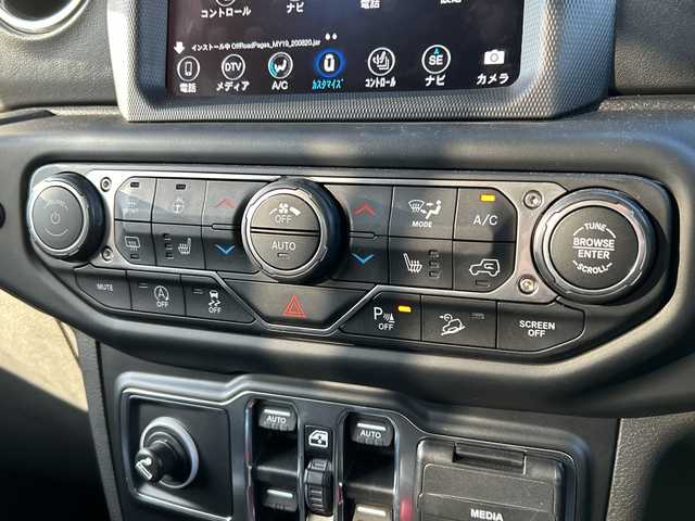 クライスラー・ジープ ジープ ラングラー アンリミテッド サハラ 道東・釧路十勝 2019(平31)年 3.4万km 黒 ワンオーナー/４WD/純正Uconnectナビ/BT/USB/AppleCarPlay/フルセグ/バックカメラ/フロントカメラ/純正ETC2.0/前後ドライブレコーダー/衝突軽減ブレーキ/レーンキーピングアシスト/アダプティブクルーズコントロール/パークディスタンスコントロール/ヒルアシストコントロール/ブラインドスポットインフォメーション/レザーパッケージ/フロントシートヒーティング/ステアリングヒーター/純正18インチAW/純正フロアマット/LEDヘッドライト/取扱説明書/保証書/スペアキー