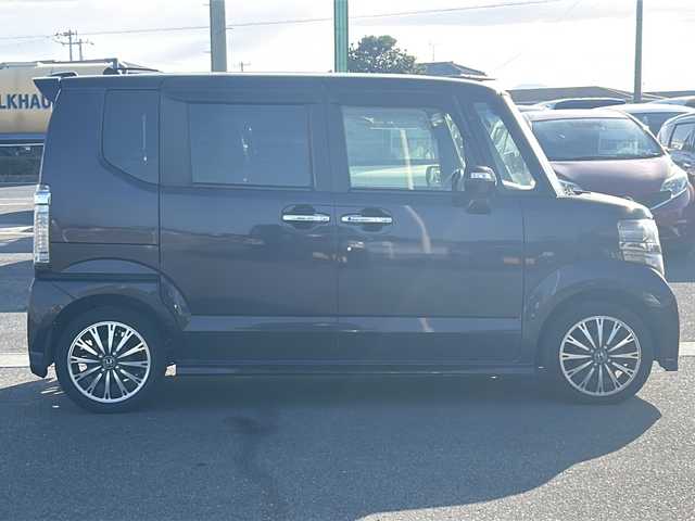 ホンダ Ｎ ＢＯＸ カスタム G ターボSSパッケージ 香川県 2016(平28)年 7.9万km プレミアムベルベットパープル・パール 社外ナビ（フルセグTV/CD/DVD/BT)/バックカメラ/シートヒーター/両側パワースライドドア/HIDヘッドライト/ビルトインETC/両側後席テーブル