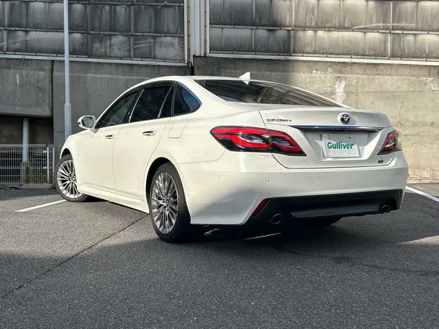 トヨタ クラウン ハイブリッド S エレガンススタイルⅡ 愛知県 2020(令2)年 2万km ホワイトパールクリスタルシャイン ハーフレザーシート/純正ナビ/フルセグTV・AM・FM・SD・CS・DVD・USB/パノラミックビューモニター/サイドカメラ/バックカメラ/前席シートヒーター/前席パワーシート/ステアリングヒーター/ブラインドスポットモニター（BSM)/プリクラッシュセーフティ/レーダークルーズコントロール/リヤクロストラフィックアラート/クリアランスソナー/ビルトインETC/オートライト/LEDヘッドライト/フォグランプ/ステアリングスイッチ/純正前方ドライブレコーダー/純正フロアマット/純正ドアバイザー/保証書/取扱説明書/スペアスマートキー/ディーラー点検整備記録簿R3 R7