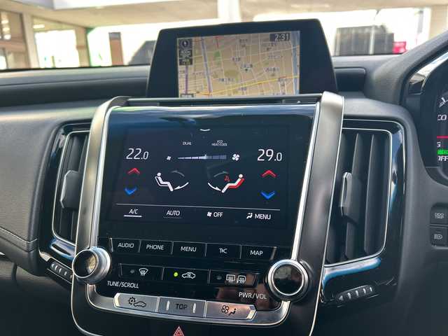 トヨタ クラウン ハイブリッド S エレガンススタイルⅡ 愛知県 2020(令2)年 2万km ホワイトパールクリスタルシャイン ハーフレザーシート/純正ナビ/フルセグTV・AM・FM・SD・CS・DVD・USB/パノラミックビューモニター/サイドカメラ/バックカメラ/前席シートヒーター/前席パワーシート/ステアリングヒーター/ブラインドスポットモニター（BSM)/プリクラッシュセーフティ/レーダークルーズコントロール/リヤクロストラフィックアラート/クリアランスソナー/ビルトインETC/オートライト/LEDヘッドライト/フォグランプ/ステアリングスイッチ/純正前方ドライブレコーダー/純正フロアマット/純正ドアバイザー/保証書/取扱説明書/スペアスマートキー/ディーラー点検整備記録簿R3 R7