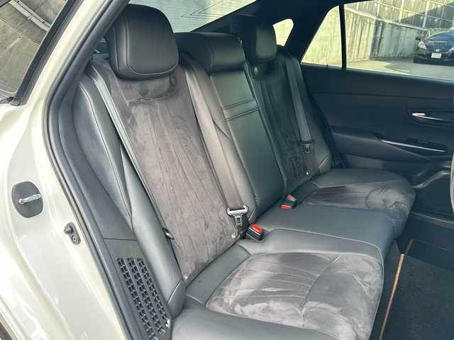 トヨタ クラウン ハイブリッド S エレガンススタイルⅡ 愛知県 2020(令2)年 2万km ホワイトパールクリスタルシャイン ハーフレザーシート/純正ナビ/フルセグTV・AM・FM・SD・CS・DVD・USB/パノラミックビューモニター/サイドカメラ/バックカメラ/前席シートヒーター/前席パワーシート/ステアリングヒーター/ブラインドスポットモニター（BSM)/プリクラッシュセーフティ/レーダークルーズコントロール/リヤクロストラフィックアラート/クリアランスソナー/ビルトインETC/オートライト/LEDヘッドライト/フォグランプ/ステアリングスイッチ/純正前方ドライブレコーダー/純正フロアマット/純正ドアバイザー/保証書/取扱説明書/スペアスマートキー/ディーラー点検整備記録簿R3 R7