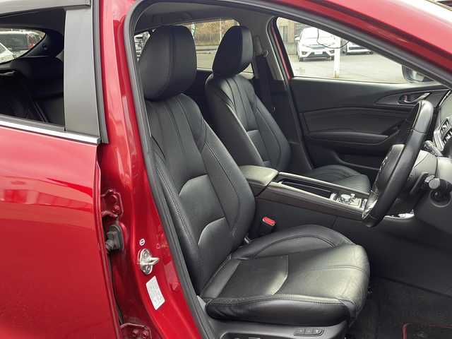 マツダ アクセラ スポーツ XD プロアクティブ 青森県 2016(平28)年 8.6万km ソウルレッドプレミアムメタリック ・4WD/・サンルーフ/・純正ナビ/・フルセグ/・Bluetooth/CD/DVD/・プレミアムサウンド（BOSE）/・バックカメラ/・横滑り防止/・衝突被害軽減ブレーキ/・クルコン（追従有）/・オートライト/・MT付AT/・ETC/・パドルシフト/・パワーシート/・シートヒーター/・ハンドルヒーター/・プッシュスタート/・スマートキー/・純正フロアマット/・社外ドアバイザー