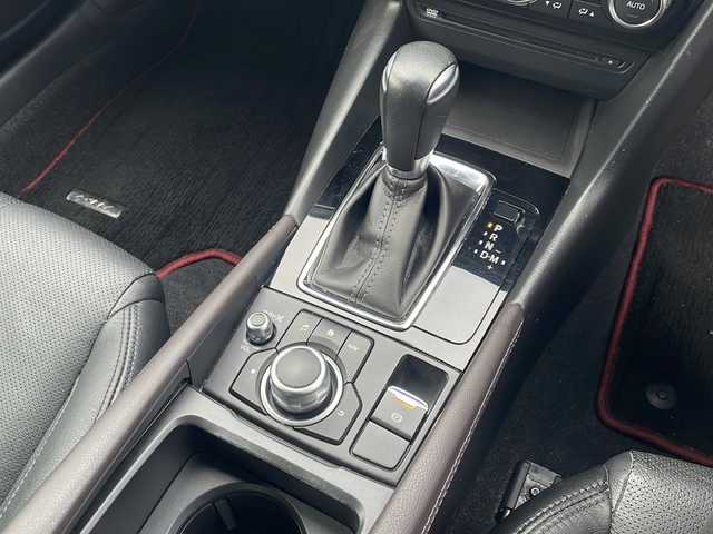 マツダ アクセラ スポーツ XD プロアクティブ 青森県 2016(平28)年 8.6万km ソウルレッドプレミアムメタリック ・4WD/・サンルーフ/・純正ナビ/・フルセグ/・Bluetooth/CD/DVD/・プレミアムサウンド（BOSE）/・バックカメラ/・横滑り防止/・衝突被害軽減ブレーキ/・クルコン（追従有）/・オートライト/・MT付AT/・ETC/・パドルシフト/・パワーシート/・シートヒーター/・ハンドルヒーター/・プッシュスタート/・スマートキー/・純正フロアマット/・社外ドアバイザー