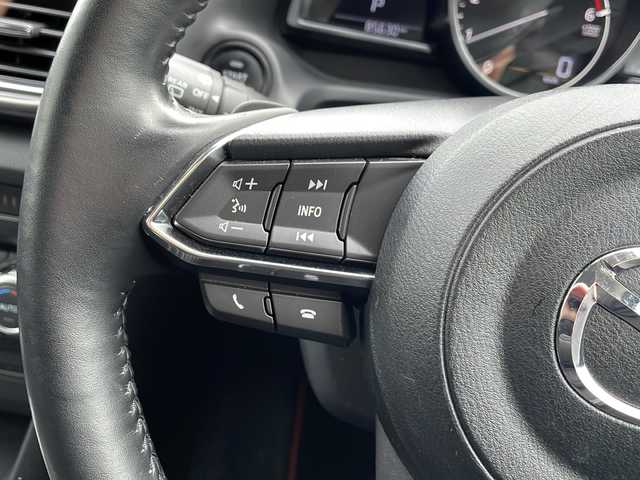 マツダ アクセラ スポーツ XD プロアクティブ 青森県 2016(平28)年 8.6万km ソウルレッドプレミアムメタリック ・4WD/・サンルーフ/・純正ナビ/・フルセグ/・Bluetooth/CD/DVD/・プレミアムサウンド（BOSE）/・バックカメラ/・横滑り防止/・衝突被害軽減ブレーキ/・クルコン（追従有）/・オートライト/・MT付AT/・ETC/・パドルシフト/・パワーシート/・シートヒーター/・ハンドルヒーター/・プッシュスタート/・スマートキー/・純正フロアマット/・社外ドアバイザー