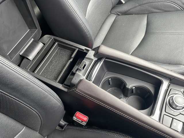 マツダ アクセラ スポーツ XD プロアクティブ 青森県 2016(平28)年 8.6万km ソウルレッドプレミアムメタリック ・4WD/・サンルーフ/・純正ナビ/・フルセグ/・Bluetooth/CD/DVD/・プレミアムサウンド（BOSE）/・バックカメラ/・横滑り防止/・衝突被害軽減ブレーキ/・クルコン（追従有）/・オートライト/・MT付AT/・ETC/・パドルシフト/・パワーシート/・シートヒーター/・ハンドルヒーター/・プッシュスタート/・スマートキー/・純正フロアマット/・社外ドアバイザー