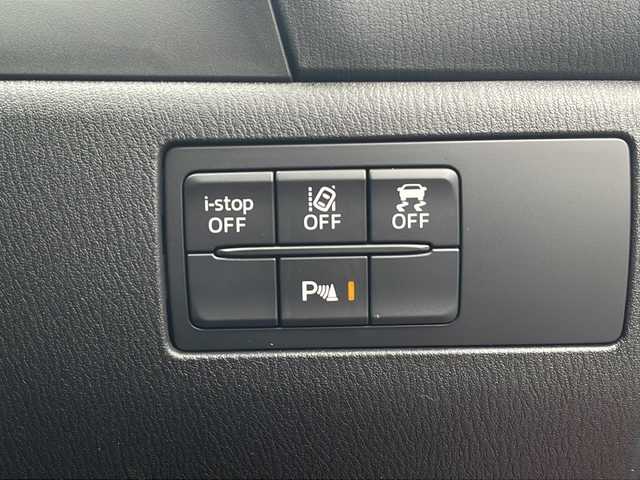 マツダ アクセラ スポーツ XD プロアクティブ 青森県 2016(平28)年 8.6万km ソウルレッドプレミアムメタリック ・4WD/・サンルーフ/・純正ナビ/・フルセグ/・Bluetooth/CD/DVD/・プレミアムサウンド（BOSE）/・バックカメラ/・横滑り防止/・衝突被害軽減ブレーキ/・クルコン（追従有）/・オートライト/・MT付AT/・ETC/・パドルシフト/・パワーシート/・シートヒーター/・ハンドルヒーター/・プッシュスタート/・スマートキー/・純正フロアマット/・社外ドアバイザー