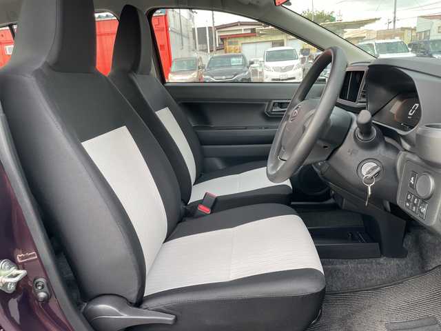 ダイハツ ミラ イース L SAⅢ 青森県 2024(令6)年 0.3万km プラムブラウンクリスタルマイカ 4WD/寒冷地仕様/スマートアシストIII/衝突回避支援ブレーキ/車線逸脱警報/誤発進抑制制御/オートハイビーム/前後コーナーセンサー/キーレスエントリー/オートライト/アイドリングストップ/純正フロアマット/スペアキー/取扱説明書・保証書