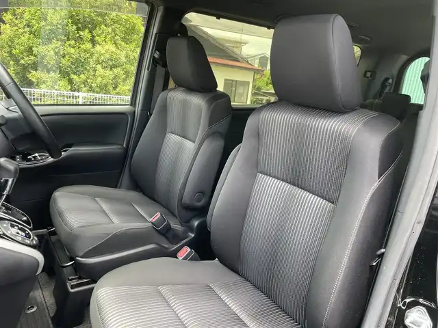 トヨタ ヴォクシー ZS 煌Ⅱ 福岡県 2019(令1)年 4.3万km ブラック ＳＤナビ　/Ｂｌｕｅｔｏｏｔｈ/フルセグ/ＣＤ/ＤＶＤ/両側電動スライドドア　/モデリスタエアロ　/バックカメラ　/ＥＴＣ　/クルーズコントロール　/レーンキープアシスト　/オートマチックハイビーム　/ＬＥＤライト