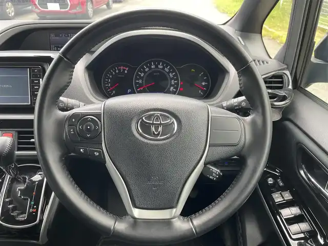 トヨタ ヴォクシー ZS 煌Ⅱ 福岡県 2019(令1)年 4.3万km ブラック ＳＤナビ　/Ｂｌｕｅｔｏｏｔｈ/フルセグ/ＣＤ/ＤＶＤ/両側電動スライドドア　/モデリスタエアロ　/バックカメラ　/ＥＴＣ　/クルーズコントロール　/レーンキープアシスト　/オートマチックハイビーム　/ＬＥＤライト