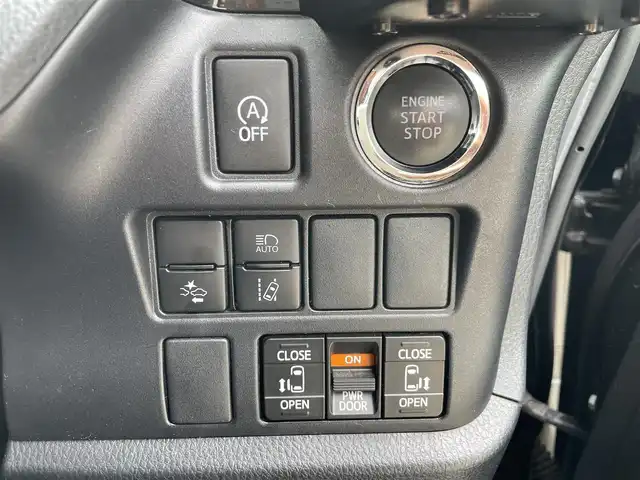 トヨタ ヴォクシー ZS 煌Ⅱ 福岡県 2019(令1)年 4.3万km ブラック ＳＤナビ　/Ｂｌｕｅｔｏｏｔｈ/フルセグ/ＣＤ/ＤＶＤ/両側電動スライドドア　/モデリスタエアロ　/バックカメラ　/ＥＴＣ　/クルーズコントロール　/レーンキープアシスト　/オートマチックハイビーム　/ＬＥＤライト
