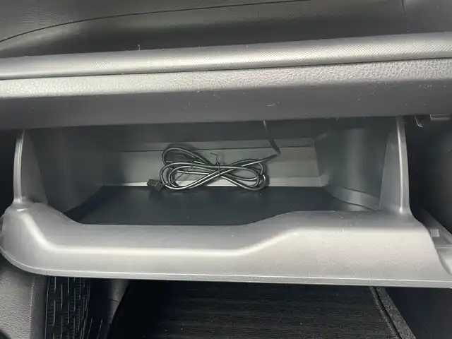 トヨタ ヴォクシー ZS 煌Ⅱ 福岡県 2019(令1)年 4.3万km ブラック ＳＤナビ　/Ｂｌｕｅｔｏｏｔｈ/フルセグ/ＣＤ/ＤＶＤ/両側電動スライドドア　/モデリスタエアロ　/バックカメラ　/ＥＴＣ　/クルーズコントロール　/レーンキープアシスト　/オートマチックハイビーム　/ＬＥＤライト