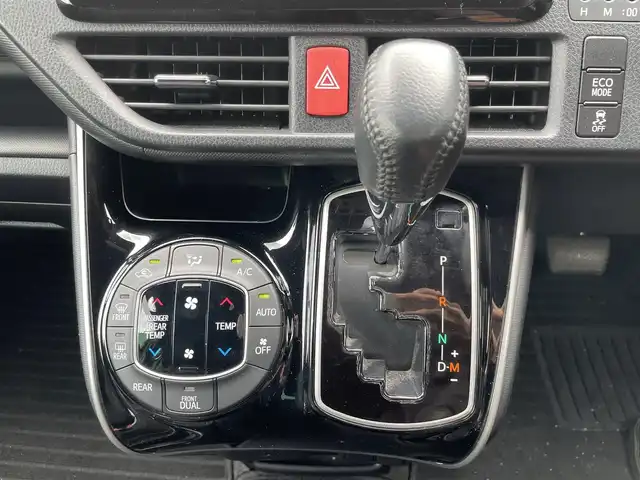 トヨタ ヴォクシー ZS 煌Ⅱ 福岡県 2019(令1)年 4.3万km ブラック ＳＤナビ　/Ｂｌｕｅｔｏｏｔｈ/フルセグ/ＣＤ/ＤＶＤ/両側電動スライドドア　/モデリスタエアロ　/バックカメラ　/ＥＴＣ　/クルーズコントロール　/レーンキープアシスト　/オートマチックハイビーム　/ＬＥＤライト