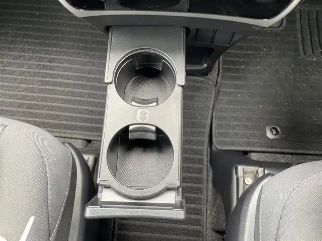 トヨタ ヴォクシー ZS 煌Ⅱ 福岡県 2019(令1)年 4.3万km ブラック ＳＤナビ　/Ｂｌｕｅｔｏｏｔｈ/フルセグ/ＣＤ/ＤＶＤ/両側電動スライドドア　/モデリスタエアロ　/バックカメラ　/ＥＴＣ　/クルーズコントロール　/レーンキープアシスト　/オートマチックハイビーム　/ＬＥＤライト