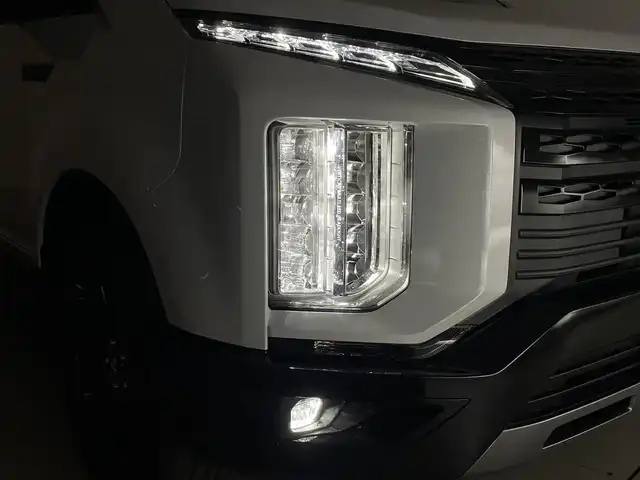 三菱 デリカＤ：５ シャモニー 群馬県 2025(令7)年 0.1万km未満 白Ⅱ 登録済未使用車(登録時走行距離14km)/＝＝＝＝＝＝＝＝＝＝＝＝/社外11型ナビ(AM/FM/Bluetooth/フルセグTV/CD//DVD/HDMI/USB/AppleCarPlay/AndroidAuto)/マルチアラウンドモニター/e-Assist/ ・衝突軽減ブレーキシステム/ ・車線逸脱警報システム/ ・レーダークルーズコントロールシステム/ ・オートマチックハイビーム/ ・誤発進抑制機能/ ・後側方車両検知警報システム/ ・後退時交差車両検知警報システム/エレクトリックテールゲート/両側パワースライドドア/パドルシフト/運転席側パワーシート/前席シートヒーター/ステアリングヒーター/電動パーキングブレーキ/オートブレーキホールド/プッシュスタート/スマートキー