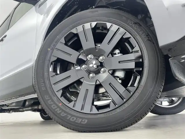 三菱 デリカＤ：５ シャモニー 群馬県 2025(令7)年 0.1万km未満 白Ⅱ 登録済未使用車(登録時走行距離14km)/＝＝＝＝＝＝＝＝＝＝＝＝/社外11型ナビ(AM/FM/Bluetooth/フルセグTV/CD//DVD/HDMI/USB/AppleCarPlay/AndroidAuto)/マルチアラウンドモニター/e-Assist/ ・衝突軽減ブレーキシステム/ ・車線逸脱警報システム/ ・レーダークルーズコントロールシステム/ ・オートマチックハイビーム/ ・誤発進抑制機能/ ・後側方車両検知警報システム/ ・後退時交差車両検知警報システム/エレクトリックテールゲート/両側パワースライドドア/パドルシフト/運転席側パワーシート/前席シートヒーター/ステアリングヒーター/電動パーキングブレーキ/オートブレーキホールド/プッシュスタート/スマートキー