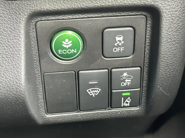 ホンダ ヴェゼル ハイブリッド Z ホンダセンシング 愛知県 2021(令3)年 4.5万km プラチナホワイトパール ・純正9インチナビ/・Bluetooth/・バックカメラ/・フルセグTV/・ホンダセンシング/・衝突被害軽減システム/・クルーズコントロール/・コーナーセンサー/・レーンキープアシスト/・オートライト/・LEDフォグランプ/・シートヒーター/・ETC/・純正AW/・純正フロアマット/・プッシュスタート/・スマートキー