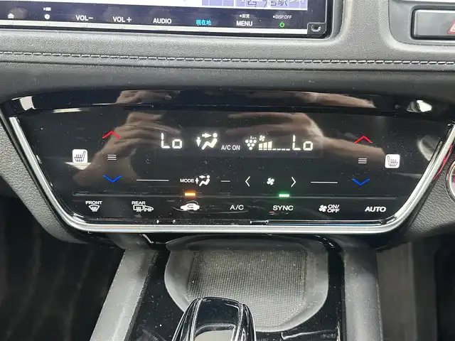 ホンダ ヴェゼル ハイブリッド Z ホンダセンシング 愛知県 2021(令3)年 4.5万km プラチナホワイトパール ・純正9インチナビ/・Bluetooth/・バックカメラ/・フルセグTV/・ホンダセンシング/・衝突被害軽減システム/・クルーズコントロール/・コーナーセンサー/・レーンキープアシスト/・オートライト/・LEDフォグランプ/・シートヒーター/・ETC/・純正AW/・純正フロアマット/・プッシュスタート/・スマートキー