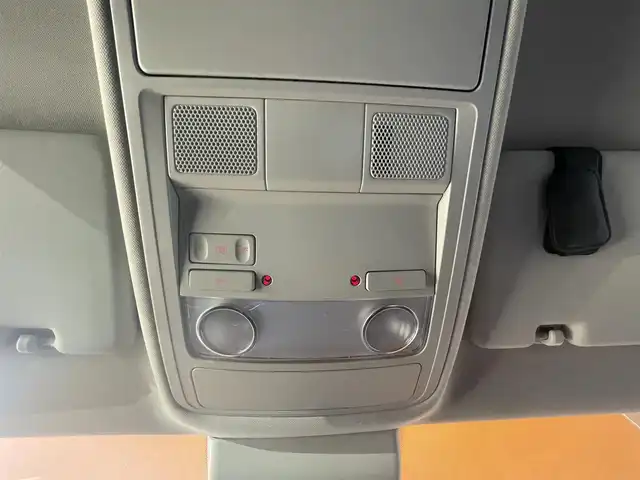 フォルクスワーゲン シャラン TSI ハイライン 高知県 2018(平30)年 4.1万km ディープブラックパールエフェクト 社外SDナビ/【CD/DVD/BT/フルセグTV】/バックカメラ/社外デジタルインナーミラー/前後ドラレコ/アダプティブクルーズコントロール/衝突被害軽減ブレーキ/車線逸脱警報/車線逸脱制御/ブラインドスポットモニター/横滑り防止/ルーフレール/両側パワースライドドア/パワーバックドア/ハーフレザーシート/シートヒーター/コーナー、バックセンサー/ETC/オートホールド/オートライト/純正LEDライト/スマートキー/プッシュスタート/パドルシフト/MTモード付きAT/アイドリングストップ/純正アルミホイール 17インチ/純正フロアマット