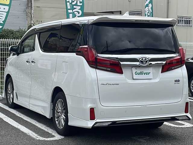 トヨタ アルファードハイブリット SR Cパッケージ 兵庫県 2022(令4)年 5.7万km ホワイトパールクリスタルシャイン ワンオーナー/4WD/純正9インチナビ/ツインムーンルーフ/TRDエアロ（F、S、Rアンダー）/デジタルインナーミラー/ブラインドスポットモニター/ビルトインETC2.0/セーフティセンス/レーダークルーズコントロール/両側パワースライドドア/パワーバックドア/2列目エグゼクティブパワーシート/前席シートヒーター/ベンチレーション/スカッフイルミネーション/3眼LEDヘッドランプ/ステアリングヒーター/前後ドライブレコーダー/保証書/取説/スペアキー1本
