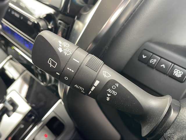 トヨタ アルファードハイブリット SR Cパッケージ 兵庫県 2022(令4)年 5.7万km ホワイトパールクリスタルシャイン ワンオーナー/4WD/純正9インチナビ/ツインムーンルーフ/TRDエアロ（F、S、Rアンダー）/デジタルインナーミラー/ブラインドスポットモニター/ビルトインETC2.0/セーフティセンス/レーダークルーズコントロール/両側パワースライドドア/パワーバックドア/2列目エグゼクティブパワーシート/前席シートヒーター/ベンチレーション/スカッフイルミネーション/3眼LEDヘッドランプ/ステアリングヒーター/前後ドライブレコーダー/保証書/取説/スペアキー1本