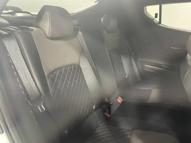 トヨタ Ｃ－ＨＲ G 大阪府 2022(令4)年 1.4万km プラチナホワイトパールマイカ TRDエアロ/19incAW 純正ナビTV バックカメラ レーダークルコン 衝突軽減ブレーキ レーンアシスト オートハイビーム ブラインドSM ハーフレザー シートヒーター スマートキー プッシュスタート ドライブレコーダー