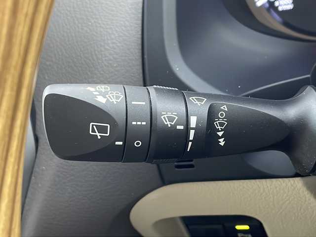 トヨタ ランドクルーザー プラド TX 兵庫県 2018(平30)年 5万km プレシャスホワイトパール ・純正ナビ&TV&SD&BT&CD&DVD/・ウッドコンビステアリング/・バックカメラ/・純正ドライブレコーダー/・スマートキー/・トヨタセーフティセンス/・プリクラッシュセーフティ/・レーンディパーチャーアラート/・クルーズコントロール/・オートマチックハイビーム/・クリアランスソナー/・ヘッドライトウォッシャー/・ビルトインETC /・カーテンエアバック/・LEDライト/・LEDフォグランプ/・純正フロアマット