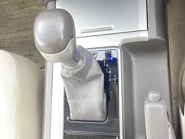 トヨタ ランドクルーザー プラド TX 兵庫県 2018(平30)年 5万km プレシャスホワイトパール ・純正ナビ&TV&SD&BT&CD&DVD/・ウッドコンビステアリング/・バックカメラ/・純正ドライブレコーダー/・スマートキー/・トヨタセーフティセンス/・プリクラッシュセーフティ/・レーンディパーチャーアラート/・クルーズコントロール/・オートマチックハイビーム/・クリアランスソナー/・ヘッドライトウォッシャー/・ビルトインETC /・カーテンエアバック/・LEDライト/・LEDフォグランプ/・純正フロアマット