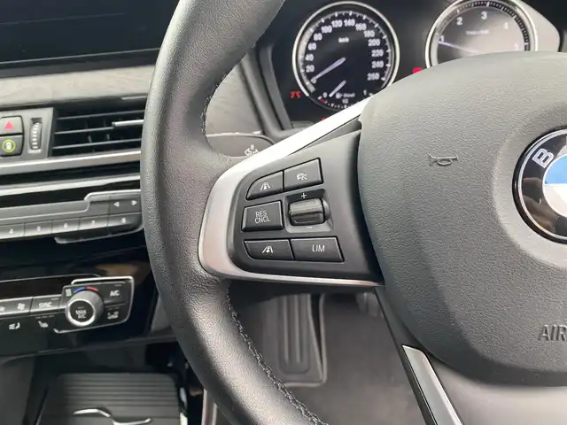ＢＭＷ Ｘ１ 福岡県 2020(令2)年 5.4万km シルバー ・1オーナー/・アダプティブクルーズコントロール/・純正ナビ/USB/BT/・バックカメラ/・レザーシート/シートヒーター/・ドライブレコーダー/・フルセグ/・ETC/・純正18AW/・LEDライト
