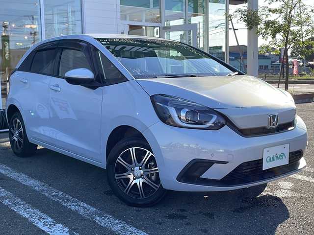 ホンダ フィット ホーム 秋田県 2020(令2)年 0.9万km プレミアムサンライトホワイトパール 純正メモリナビ/純正BT、フルセグTV、CD、DVD/バックカメラ/社外ドライブレコーダー/前後コーナーセンサー/社外15インチAW/スタッドレスタイヤ積込み/ETC/スペアキー/４WD/保証書、取説