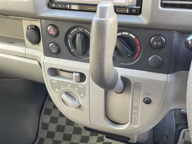 スズキ エブリイ PA 大阪府 2011(平23)年 14.5万km 緑Ⅱ (株)IDOMが運営する【じしゃロン東大阪店】の自社ローン対象車両になります。こちらは現金ご利用時の価格です。自社ローンご希望の方は別途その旨お申付け下さい。/フレンチバス仕様/異色全塗装車/ハイルーフ/社外メモリーナビ【AVIC-RZ03】/フルセグテレビ/ETC/社外キーレス/革調シートカバー/純正ゴムマット/社外フロアマット/ウッド調社外ハンドル/ドアバイザー