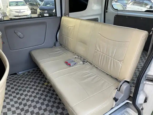 スズキ エブリイ PA 大阪府 2011(平23)年 14.5万km 緑Ⅱ (株)IDOMが運営する【じしゃロン東大阪店】の自社ローン対象車両になります。こちらは現金ご利用時の価格です。自社ローンご希望の方は別途その旨お申付け下さい。/フレンチバス仕様/異色全塗装車/ハイルーフ/社外メモリーナビ【AVIC-RZ03】/フルセグテレビ/ETC/社外キーレス/革調シートカバー/純正ゴムマット/社外フロアマット/ウッド調社外ハンドル/ドアバイザー