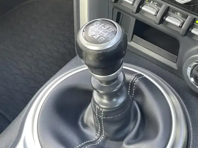 トヨタ ８６ GT 群馬県 2018(平30)年 5.7万km クリスタルホワイトパール 純正メモリナビゲーション/（CD/DVD/SD/BT/フルセグTV）/バックカメラ/ETC/クルーズコントロール/ステアリングスイッチ/プッシュスタート/LEDヘッドライト/フォグライト/オートライト/電格ミラー/ドアバイザー/純正フロアマット/純正17インチアルミホイール