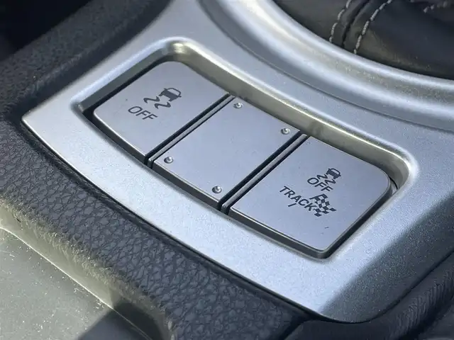 トヨタ ８６ GT 群馬県 2018(平30)年 5.7万km クリスタルホワイトパール 純正メモリナビゲーション/（CD/DVD/SD/BT/フルセグTV）/バックカメラ/ETC/クルーズコントロール/ステアリングスイッチ/プッシュスタート/LEDヘッドライト/フォグライト/オートライト/電格ミラー/ドアバイザー/純正フロアマット/純正17インチアルミホイール