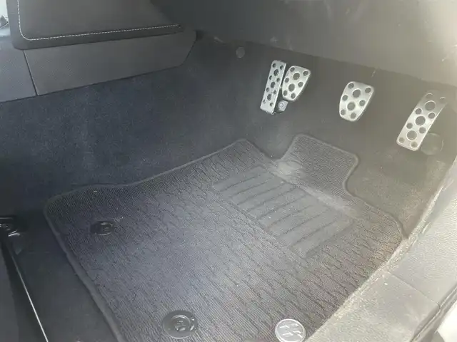 トヨタ ８６ GT 群馬県 2018(平30)年 5.7万km クリスタルホワイトパール 純正メモリナビゲーション/（CD/DVD/SD/BT/フルセグTV）/バックカメラ/ETC/クルーズコントロール/ステアリングスイッチ/プッシュスタート/LEDヘッドライト/フォグライト/オートライト/電格ミラー/ドアバイザー/純正フロアマット/純正17インチアルミホイール