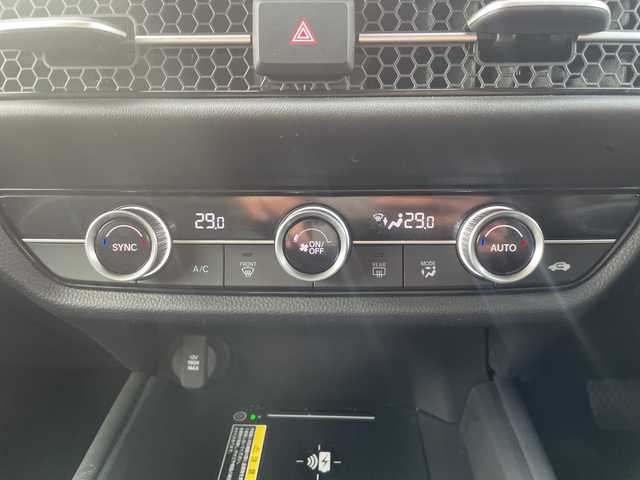 ホンダ ＺＲ－Ｖ ハイブリッド e:HEV X 三重県 2024(令6)年 1.3万km クリスタルブラックパール 登録時走行距離　１２６３２ｋｍ/禁煙/ワンオーナー/純正ナビ/AM/FM/TV/Bluetooth/USB/ワイヤレス充電/前後ドラレコ/電動パーキング/ブレーキホールド/全方位カメラ/前後コーナーセンサー/衝突軽減システム/レーンキープアシスト/先行者発進/BSM/RSA/レーダークルコン/パドルシフト/ステアリングスイッチ/ビルトインETC/パワーバックドア/パワーウィンドウ/AUTOライト/AUTOハイビーム/LED/プッシュスタート/スマートキー/純正ドアバイザー/純正フロアマット/スペアキー/USB充電/SOSスイッチ