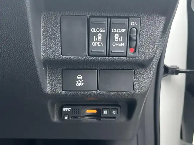 ホンダ フリード＋ G 山口県 2017(平29)年 3.6万km ホワイトオーキッドパール 純正メモリーナビ/フルセグTV/バックカメラ/両側パワースライドドア /オートライト/ウィンカーミラー/純正フロアマット/純正ドアバイザー/純正LEDヘッドライト/エンジンプッシュスタート/ビルトインETC