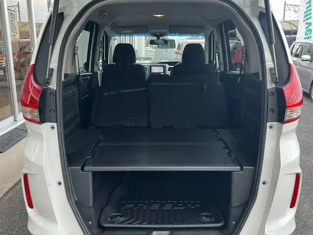 ホンダ フリード＋ G 山口県 2017(平29)年 3.6万km ホワイトオーキッドパール 純正メモリーナビ/フルセグTV/バックカメラ/両側パワースライドドア /オートライト/ウィンカーミラー/純正フロアマット/純正ドアバイザー/純正LEDヘッドライト/エンジンプッシュスタート/ビルトインETC