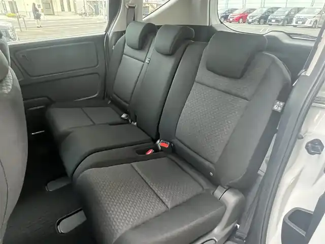 ホンダ フリード＋ G 山口県 2017(平29)年 3.6万km ホワイトオーキッドパール 純正メモリーナビ/フルセグTV/バックカメラ/両側パワースライドドア /オートライト/ウィンカーミラー/純正フロアマット/純正ドアバイザー/純正LEDヘッドライト/エンジンプッシュスタート/ビルトインETC