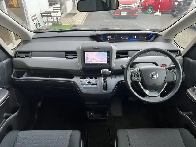 ホンダ フリード＋ G 山口県 2017(平29)年 3.6万km ホワイトオーキッドパール 純正メモリーナビ/フルセグTV/バックカメラ/両側パワースライドドア /オートライト/ウィンカーミラー/純正フロアマット/純正ドアバイザー/純正LEDヘッドライト/エンジンプッシュスタート/ビルトインETC