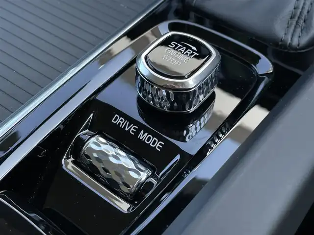 ボルボ Ｖ６０ T5 インスクリプション 東京都 2018(平30)年 2.5万km ワイン 純正ナビ/360°カメラ/レザーシート/ETC2.0/衝突軽減ブレーキ/アダプティブクルーズコントロール/純正17インチアルミホイール/フルセグTV/ドライブレコーダー/シートヒーター/スマートキー/プッシュスタート