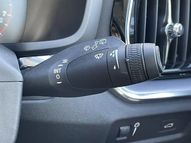 ボルボ Ｖ６０ T5 インスクリプション 東京都 2018(平30)年 2.5万km ワイン 純正ナビ/360°カメラ/レザーシート/ETC2.0/衝突軽減ブレーキ/アダプティブクルーズコントロール/純正17インチアルミホイール/フルセグTV/ドライブレコーダー/シートヒーター/スマートキー/プッシュスタート