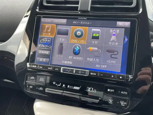 トヨタ プリウス A プレミアム　ツーリングセレ 鳥取県 2016(平28)年 5万km ホワイトパールクリスタルシャイン アルパイン９型ナビ／フルセグ／ＤＶＤ／ＣＤ／ＢＴ/バックカメラ/トヨタセーフテセンス/レーダークルーズコントロール/レーンキープアシスト/ヘットアップディスプレイ・ＢＳＭ/黒レザーシート/前席シートヒーター/運転席パワーシート/LEDヘットライト/LEDフォグランプ/純正１７インチアルミホイール/純正OPブラックホイールキャップ/プッシュスタート/フロアマット/ドアバイザー