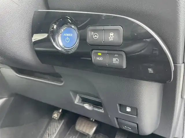 トヨタ プリウス A プレミアム　ツーリングセレ 鳥取県 2016(平28)年 5万km ホワイトパールクリスタルシャイン アルパイン９型ナビ／フルセグ／ＤＶＤ／ＣＤ／ＢＴ/バックカメラ/トヨタセーフテセンス/レーダークルーズコントロール/レーンキープアシスト/ヘットアップディスプレイ・ＢＳＭ/黒レザーシート/前席シートヒーター/運転席パワーシート/LEDヘットライト/LEDフォグランプ/純正１７インチアルミホイール/純正OPブラックホイールキャップ/プッシュスタート/フロアマット/ドアバイザー