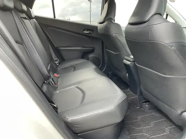 トヨタ プリウス A プレミアム　ツーリングセレ 鳥取県 2016(平28)年 5万km ホワイトパールクリスタルシャイン アルパイン９型ナビ／フルセグ／ＤＶＤ／ＣＤ／ＢＴ/バックカメラ/トヨタセーフテセンス/レーダークルーズコントロール/レーンキープアシスト/ヘットアップディスプレイ・ＢＳＭ/黒レザーシート/前席シートヒーター/運転席パワーシート/LEDヘットライト/LEDフォグランプ/純正１７インチアルミホイール/純正OPブラックホイールキャップ/プッシュスタート/フロアマット/ドアバイザー