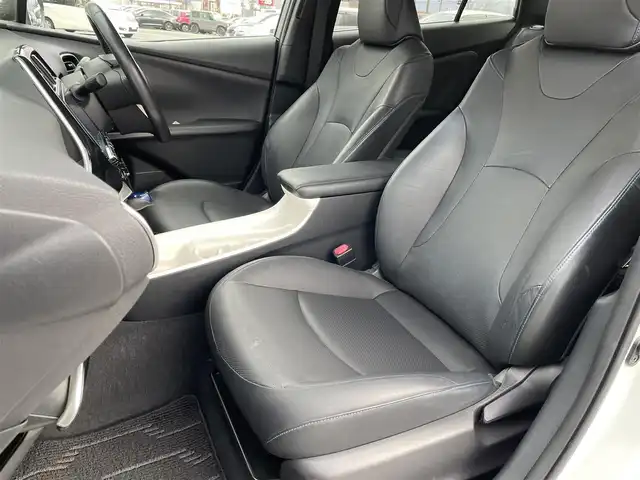 トヨタ プリウス A プレミアム　ツーリングセレ 鳥取県 2016(平28)年 5万km ホワイトパールクリスタルシャイン アルパイン９型ナビ／フルセグ／ＤＶＤ／ＣＤ／ＢＴ/バックカメラ/トヨタセーフテセンス/レーダークルーズコントロール/レーンキープアシスト/ヘットアップディスプレイ・ＢＳＭ/黒レザーシート/前席シートヒーター/運転席パワーシート/LEDヘットライト/LEDフォグランプ/純正１７インチアルミホイール/純正OPブラックホイールキャップ/プッシュスタート/フロアマット/ドアバイザー