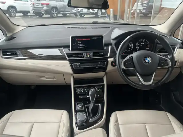 ＢＭＷ ２１８ｄ アクティブツアラー ラグジュアリー 岐阜県 2019(令1)年 4.8万km ワイン プラスパッケージ/　ITSスポット対応DSRC車載器/　（ルームミラー内蔵、ETC機能付）/　LEDフロントフォグランプ/　オートマチックエアコンディショナー/ドライビング・アシスト/　車線逸脱警告システム/　前車接近警告機能/　衝突回避被害軽減ブレーキ/リヤビューカメラ（予想進路表示機能付）/LEDヘッドライト/電動フロントシート運転席助手席/フロントシートヒーティング