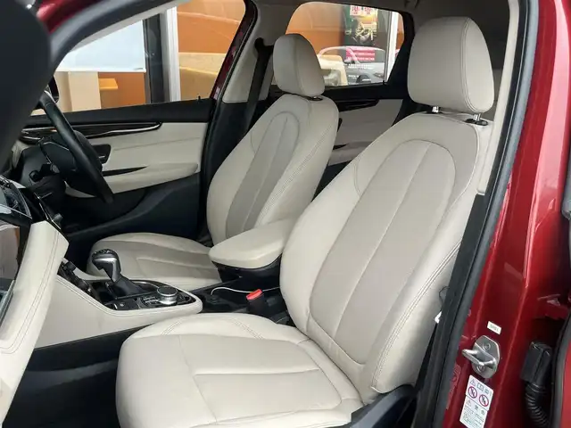 ＢＭＷ ２１８ｄ アクティブツアラー ラグジュアリー 岐阜県 2019(令1)年 4.8万km ワイン プラスパッケージ/　ITSスポット対応DSRC車載器/　（ルームミラー内蔵、ETC機能付）/　LEDフロントフォグランプ/　オートマチックエアコンディショナー/ドライビング・アシスト/　車線逸脱警告システム/　前車接近警告機能/　衝突回避被害軽減ブレーキ/リヤビューカメラ（予想進路表示機能付）/LEDヘッドライト/電動フロントシート運転席助手席/フロントシートヒーティング
