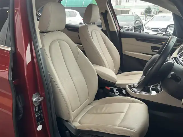 ＢＭＷ ２１８ｄ アクティブツアラー ラグジュアリー 岐阜県 2019(令1)年 4.8万km ワイン プラスパッケージ/　ITSスポット対応DSRC車載器/　（ルームミラー内蔵、ETC機能付）/　LEDフロントフォグランプ/　オートマチックエアコンディショナー/ドライビング・アシスト/　車線逸脱警告システム/　前車接近警告機能/　衝突回避被害軽減ブレーキ/リヤビューカメラ（予想進路表示機能付）/LEDヘッドライト/電動フロントシート運転席助手席/フロントシートヒーティング